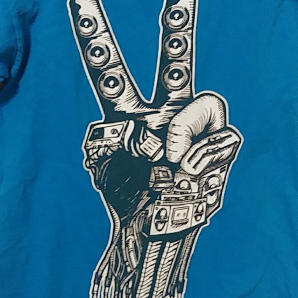 Graphic t-shirt - Picture 3 of 4